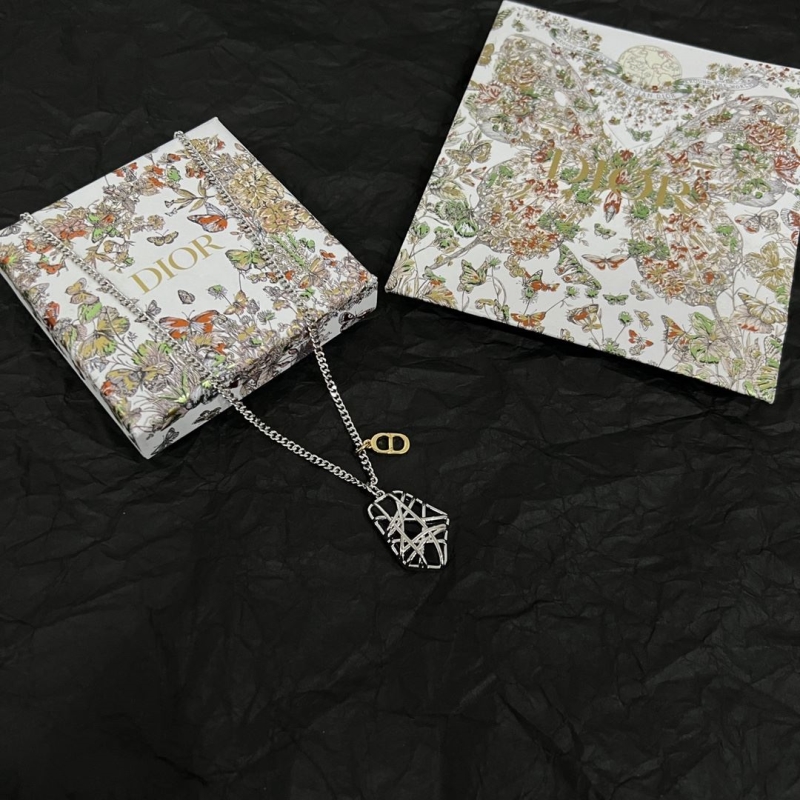 chr1st1an D10r necklaces